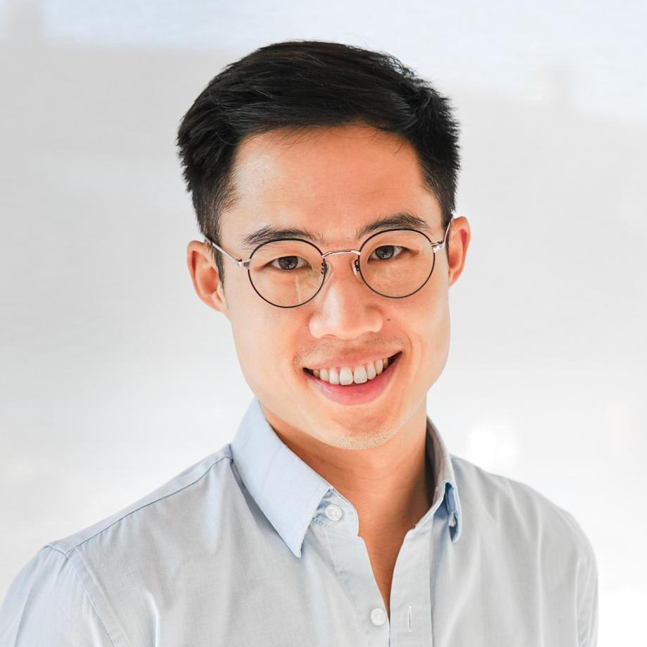 Avatar of Robert Khau