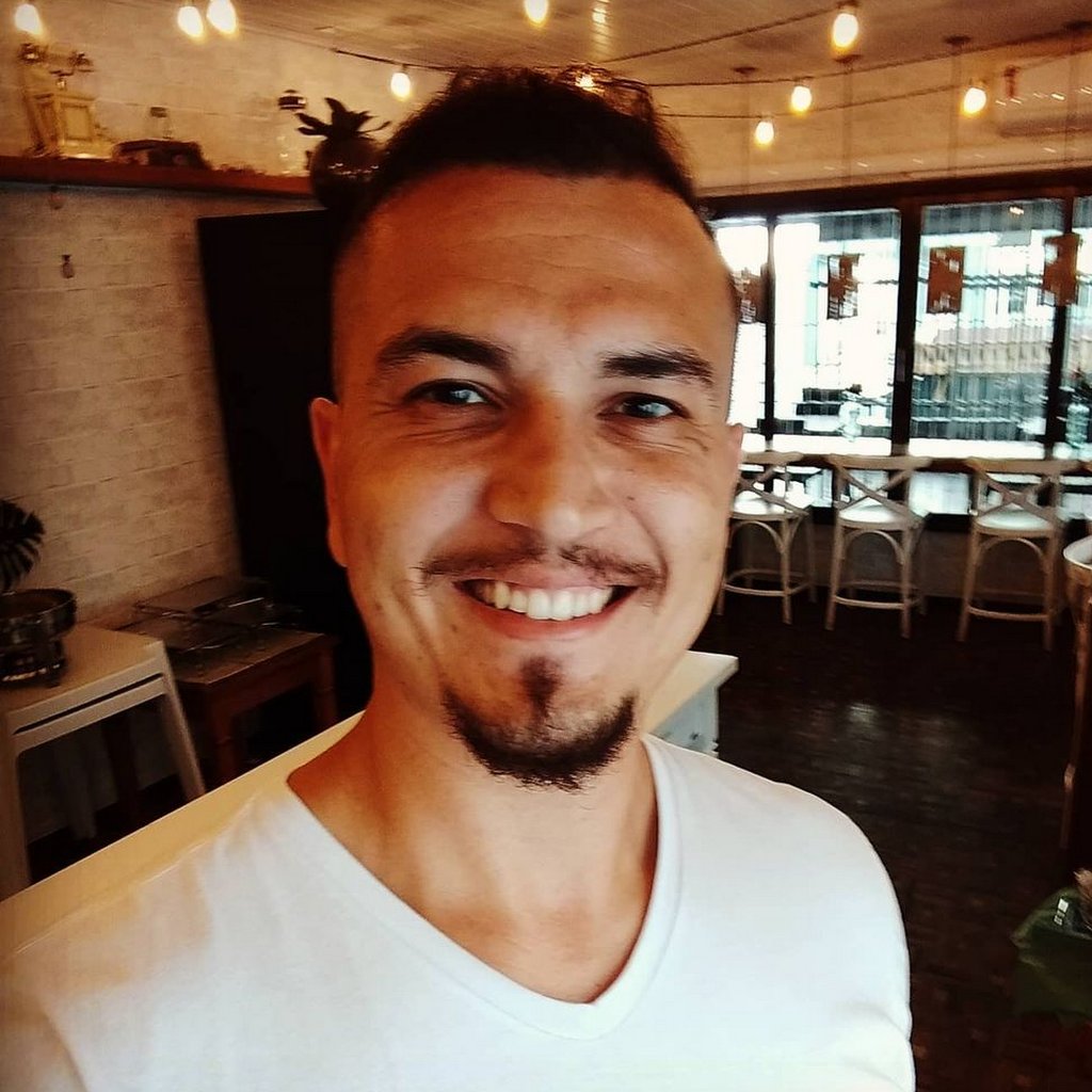 Avatar of Diego Mangabeira
