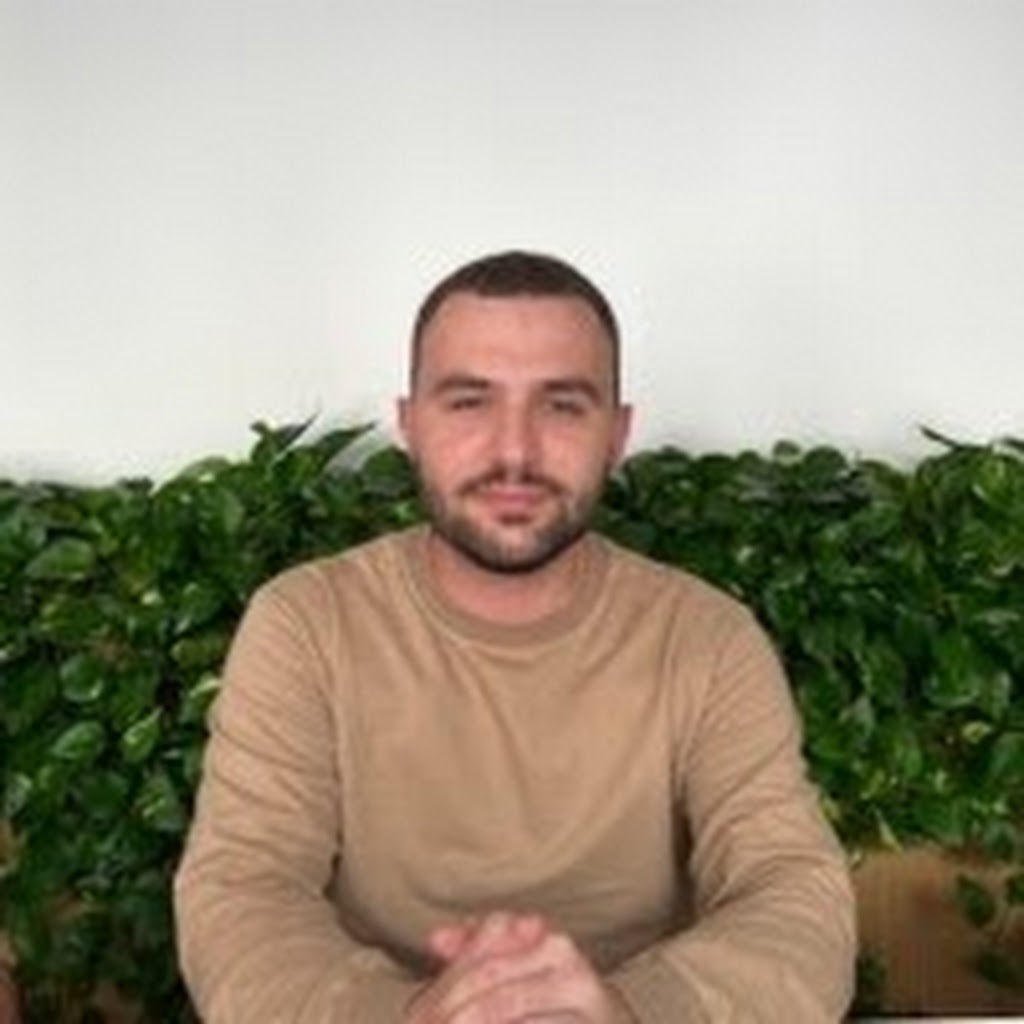 Avatar of Benet Z.