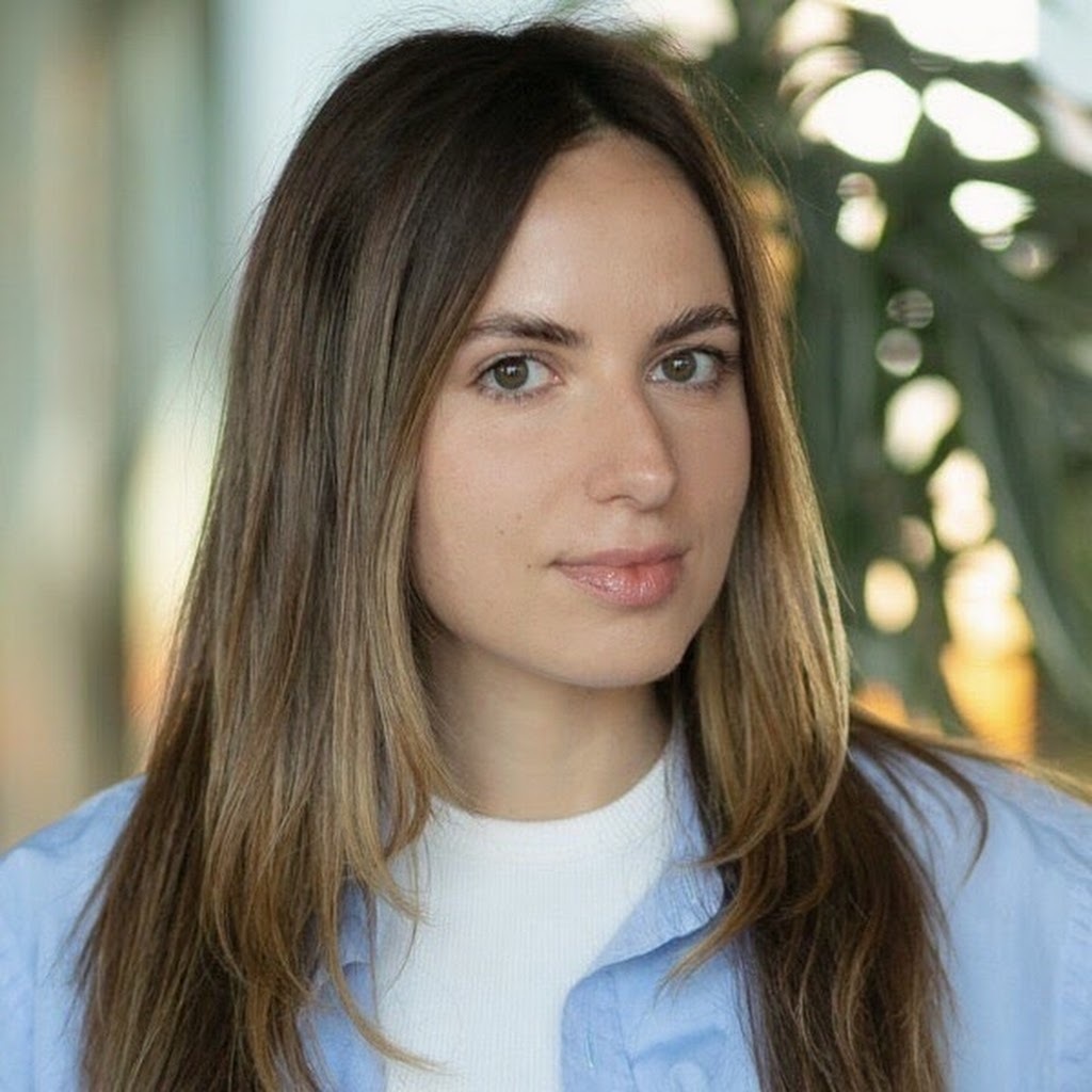 Avatar of Alina H.