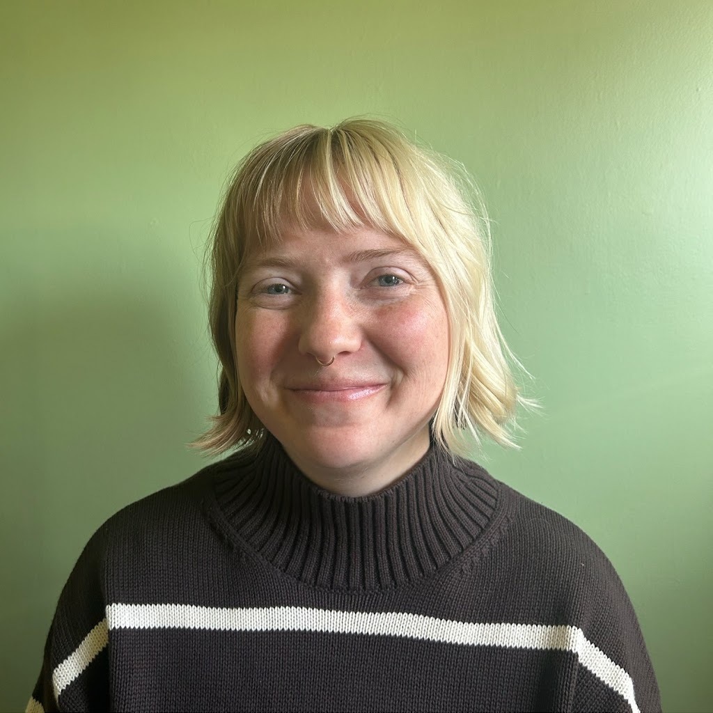 Avatar of Annie Ellis